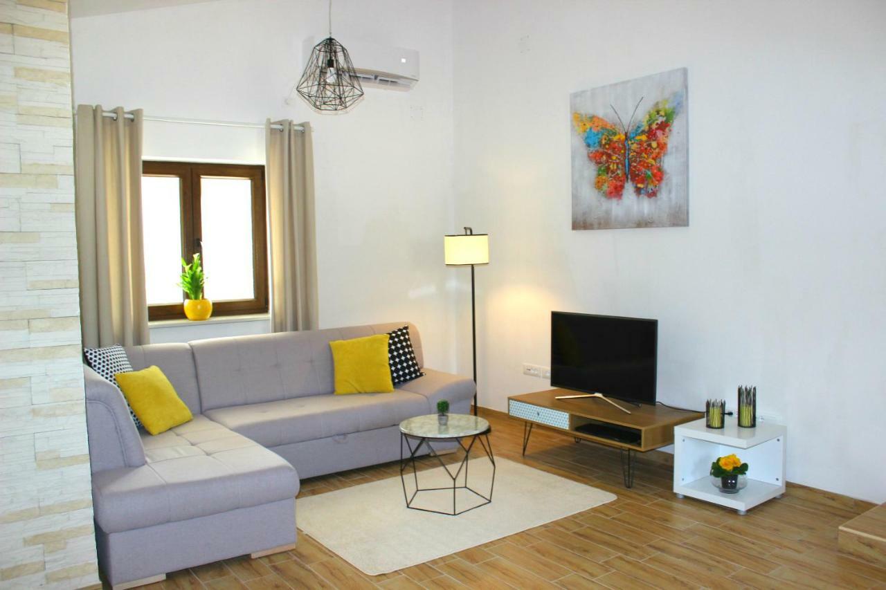 Holiday Home Deni Roč المظهر الخارجي الصورة